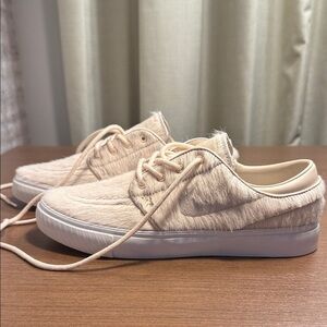 Nike Real Fur SB Zoom Janoski OG + SE Sneakers